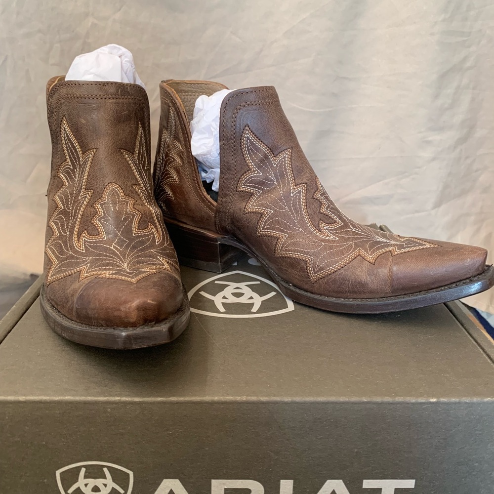 Ariat Dixon Heeled Booties Women's Size 9